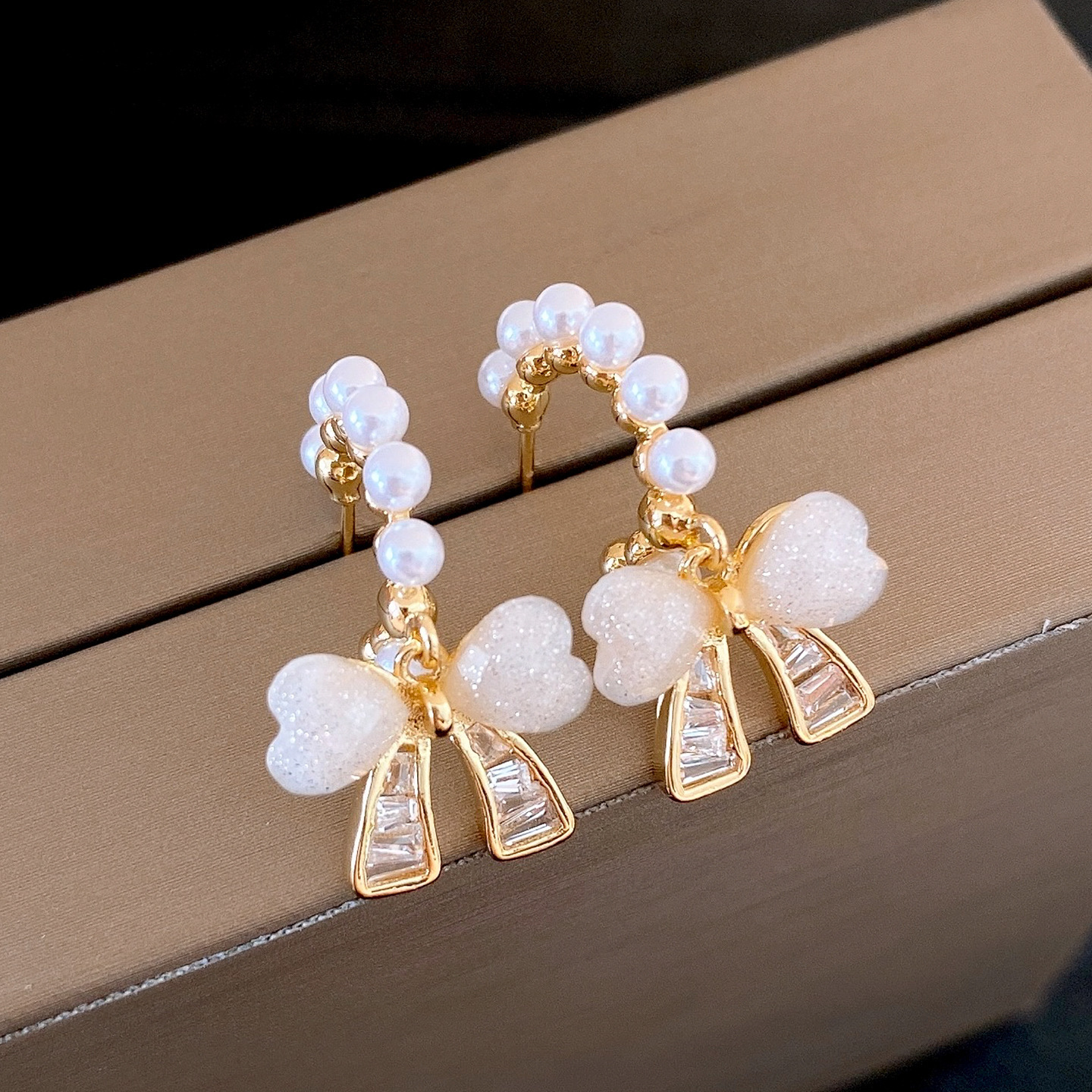 Pendientes de suministro de mercado nocturno de agujas de plata Pendientes de moda coreana en vivo Pendientes de estilo caliente Pendientes de lujo ligero Mujeres de alta gama