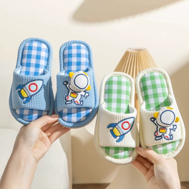 Мультяшные льняные тапочки Xinwang, детские домашние тапочки на четыре сезона с деревянным полом, бытовые бесшумные хлопковые льняные тапочки, впитывающие пот с волосами
