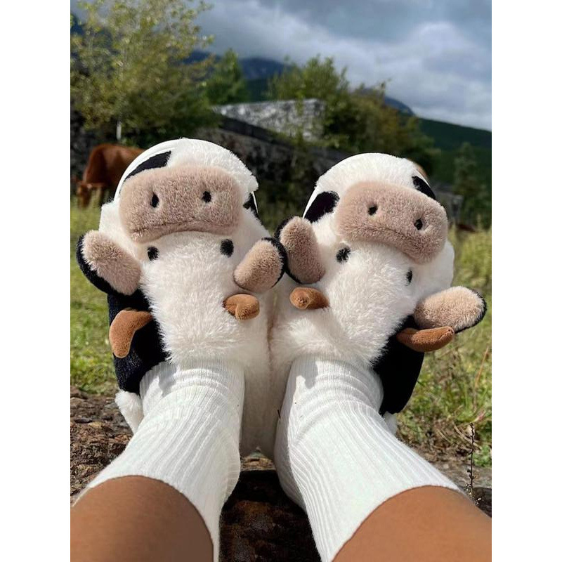 G 52731 Cow print home slippers
