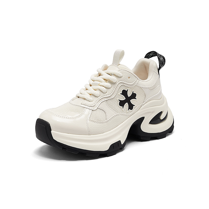 Zapatos de papá de fondo grueso para mujeres 2025 nuevo otoño pequeño hombre casual zapatillas deportivas blancas muy bonitas