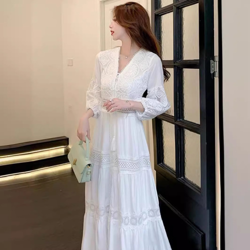 Spring and Autumn Matcha Ethnic Style White Lace Vacation Beach Dress V-Neck Elegant Long Dress Exquisite Women's Dress