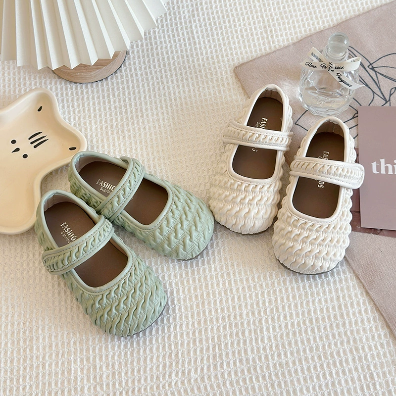 Маленькие кожаные туфли для девочек 2025 весна новые туфли для девочек