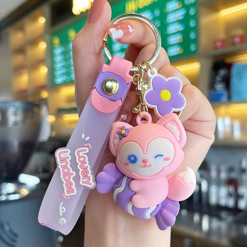 Venta directa de fábrica llavero colgante pequeño muñeca tridimensional llavero de coche mochila escolar colgante puesto al por mayor productos pequeños