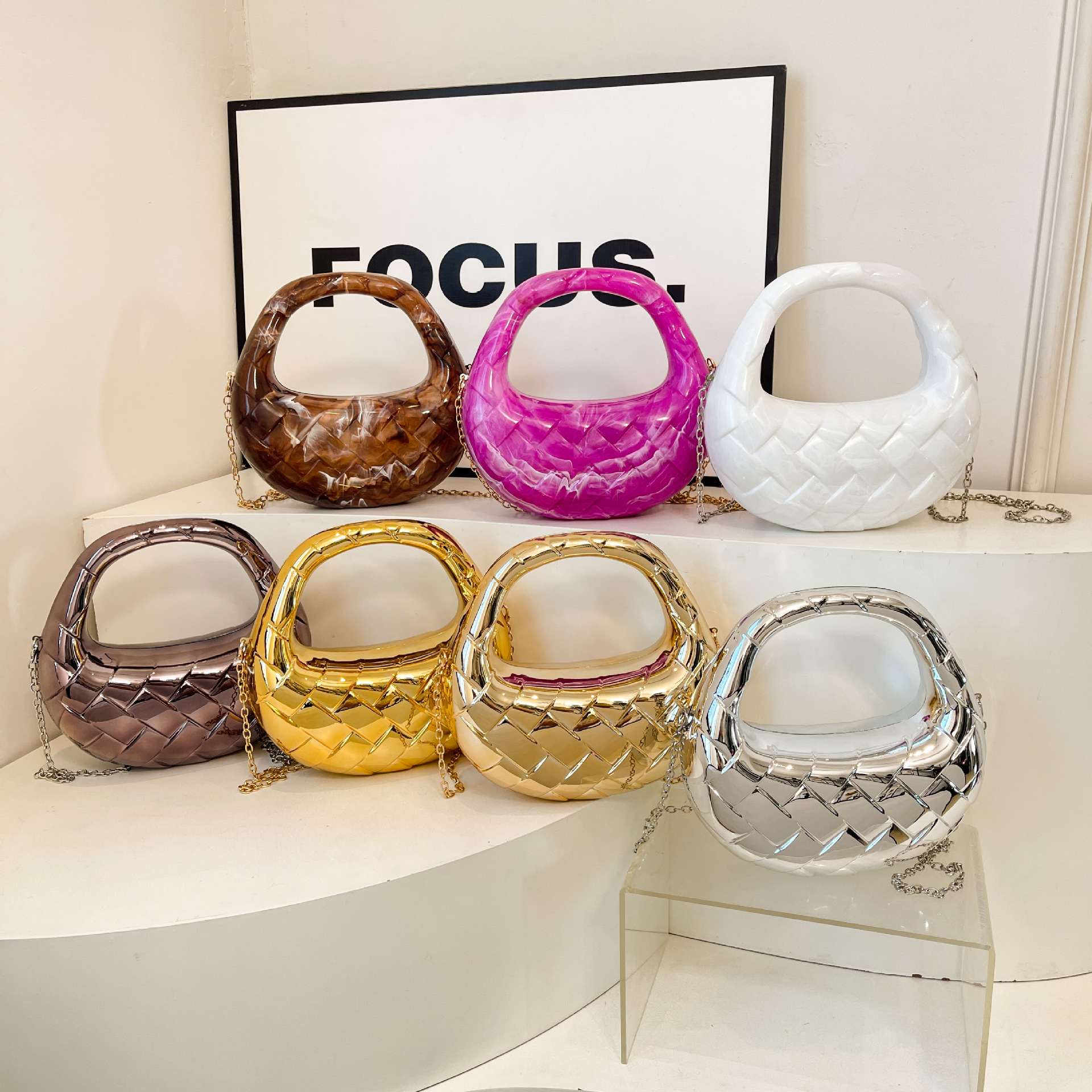 Bolso acrílico retro transfronterizo 2025 bolso de caja premium para mujer bolso de cena de moda europea y americana bolso de mensajero de hombro