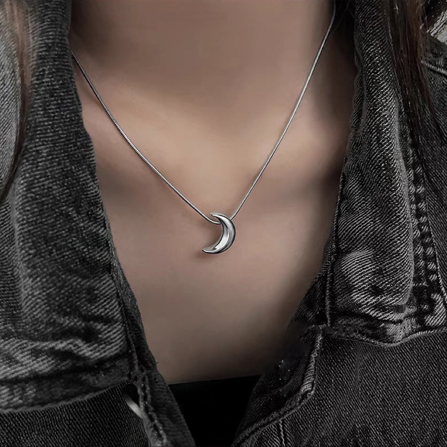 Japanese and Korean Style Simple All-match Meniscus Necklace Women's Accessories New Ins Cold Style Sweat Chain Trendy Elegant Clavicle Chain