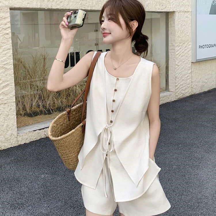 Sleeveless Shirt, Vest, and Shorts Set for Women, 2026 Summer New Two-Piece Set, Salt-Style, Light and Mature Fashion, Loose and Slimming