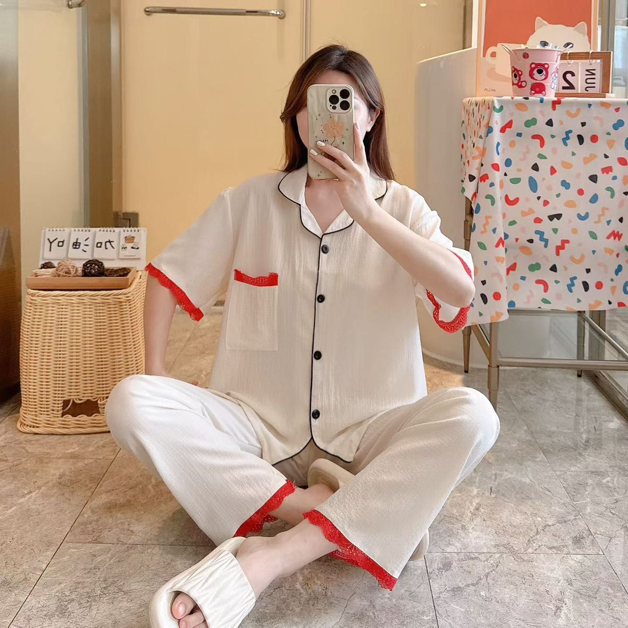 Pijamas al por mayor transfronterizos de primavera y verano espuma impresa cinta de encaje de manga corta pantalones largos de dibujos animados ropa de hogar
