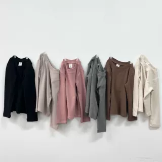 BOBOKIDS 2023年秋冬新款童装 日系男女童纯色圆领长袖打底衫亲子