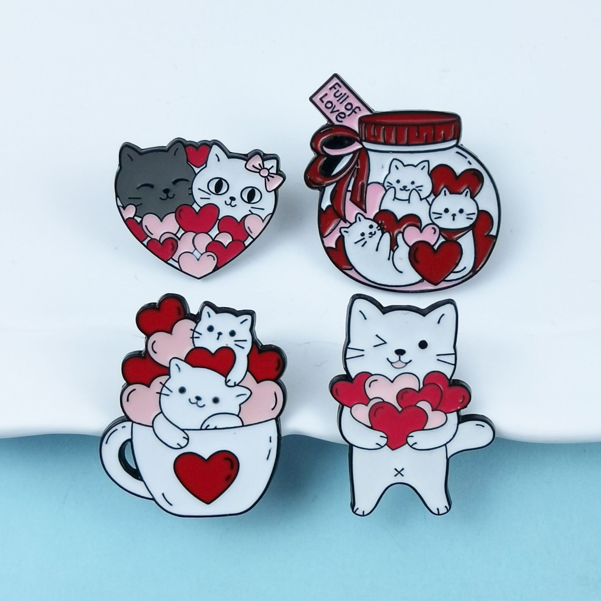 Cartoon Katzen Brosche Mit Herz Rotes Abzeichen Für Damen Und Herren_voghion.com