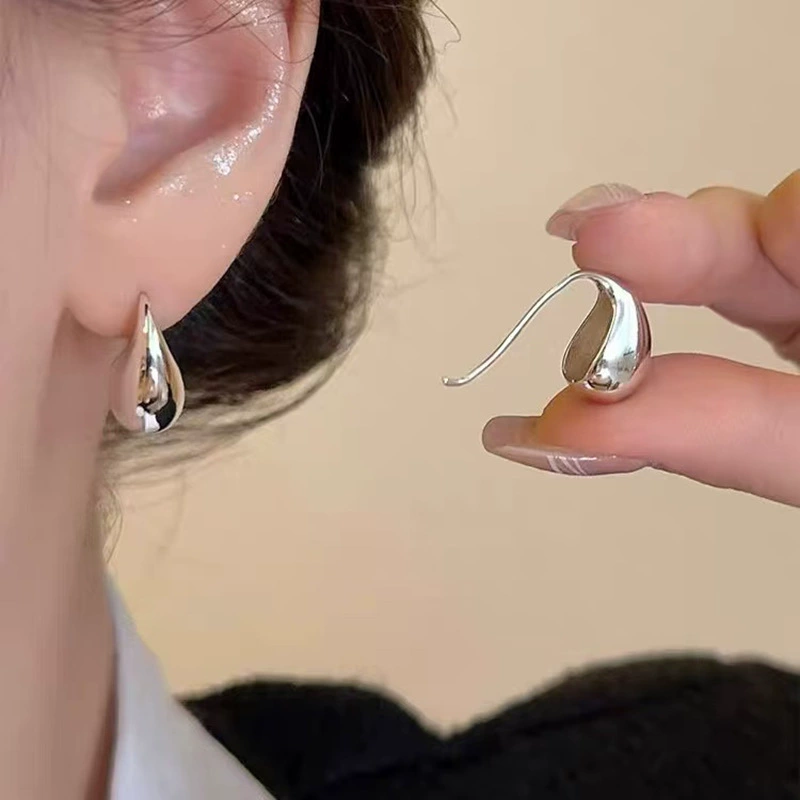 Серьги, ушные клипсы, стиль лёгкой роскоши, стиль высокого качества