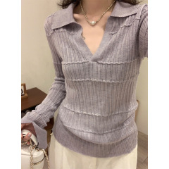 女性用の紫色のポロラペルデザインの長袖ボトムセーター、初秋のシックな年齢を軽減するトップス