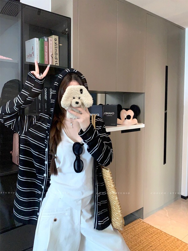 松驰感慵懒白色条纹连帽长袖外套女秋季小众百搭宽松休闲开衫上衣|undefined