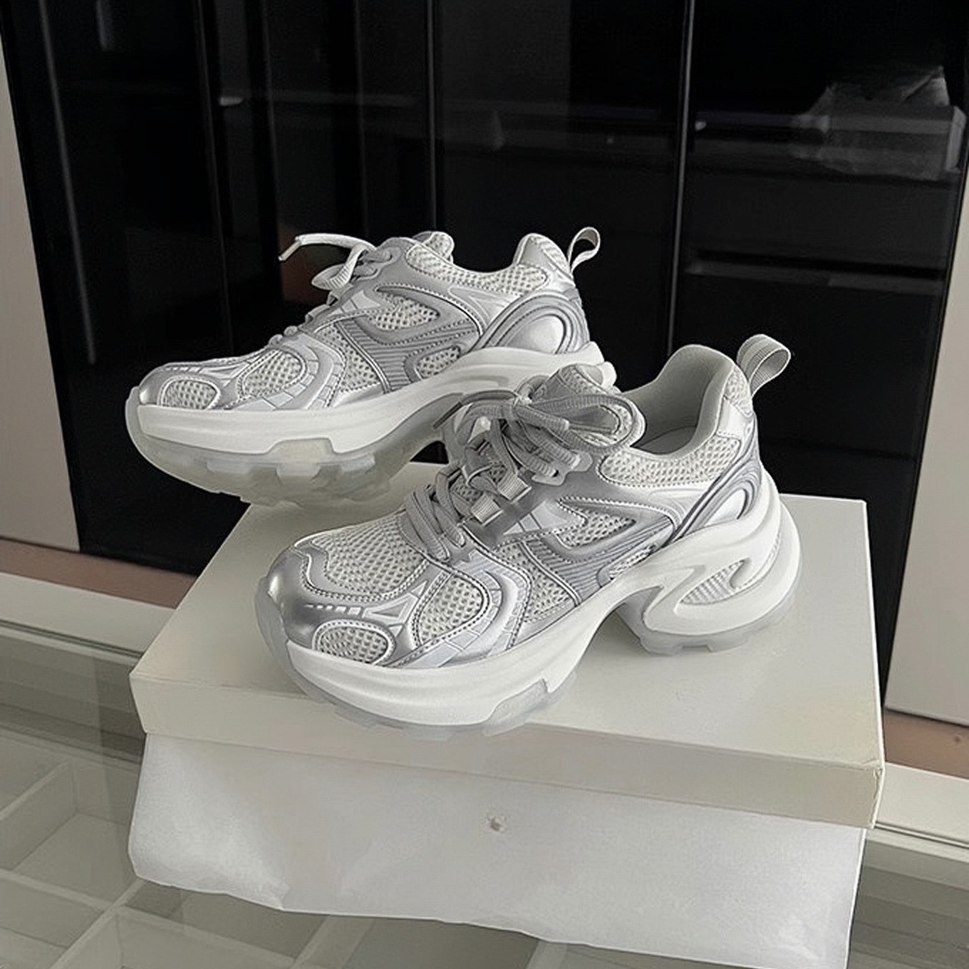 7.5cm de altura Oh ~ versión de cuero de vaca de altura de fondo grueso zapatos de papá mujeres 2024 primavera y otoño nuevos zapatos casuales transpirables de malla