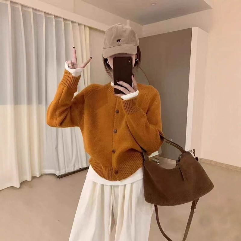 2025 Autumn New Round Neck Knitted Cardigan Top Women's Korean Style Loose Casual Slim Soft Waxy Sweater Jacket 2025 Autumn New Round Neck Knitted Cardigan Top Women's Korean Style Loose Casual Slim Soft Waxy Sweater Jacket