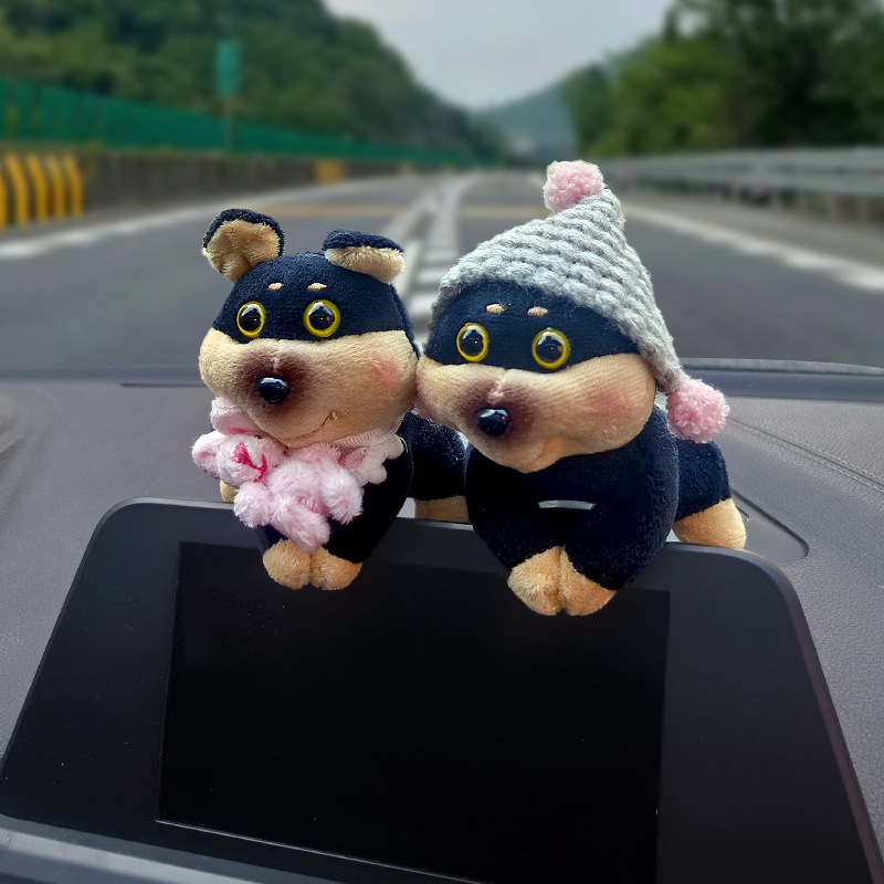 Adornos de coche Pantalla de control central de coche Pantalla de fiesta Decoración de pantalla de abeja Muñeca de perro Muñeca de coche Lindo