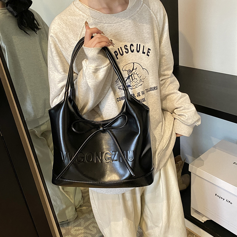 Luxury Large Capacity Red Handbag For Women 2025 New Autumn/Winter Shoulder Tote Bag Niche Designer Bridal Wedding Bag - Thumbnail 3