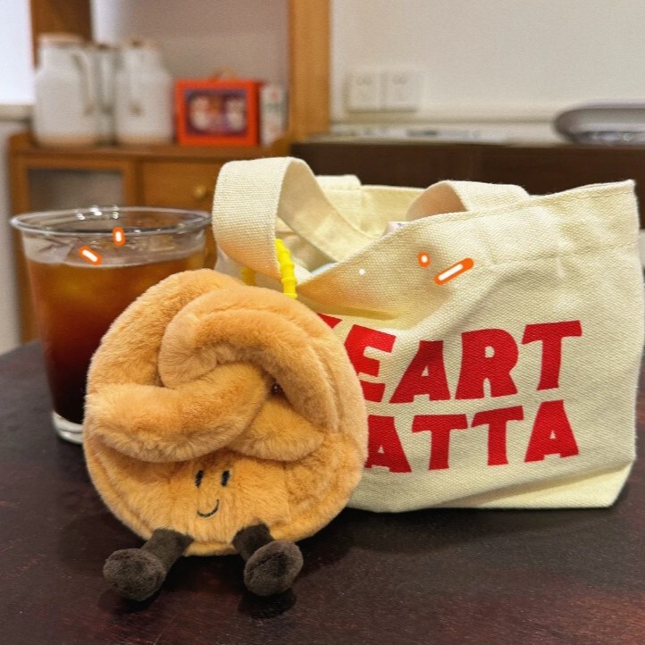 趣味のシミュレーションの食べ物のぬいぐるみのぬいぐるみのペンダントのキーホルダーのタコのサンドイッチの人形は牛の角のカバンの子供を賛美することができます。|undefined