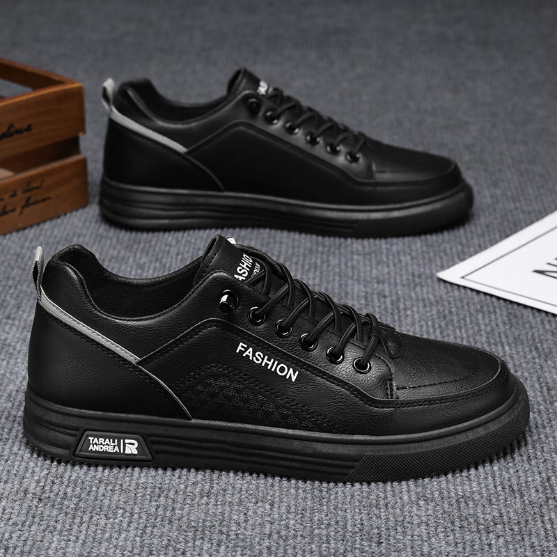 Zapatos de hombre 2025 verano nueva tendencia versátil transpirable zapatos blancos ligeros de suela suave zapatos casuales para estudiantes hombres