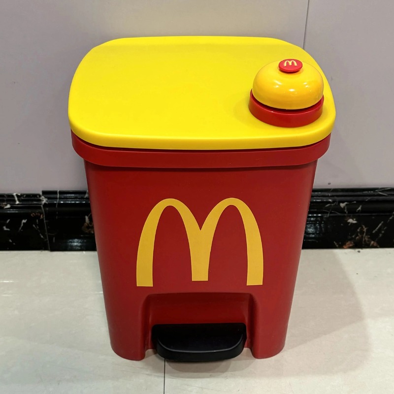 マリオ かわいいゴミ箱 家庭用 リビングルーム 寮用 ユニバーサル 蓋付き 高価値 大容量 足踏み式トイレ|undefined