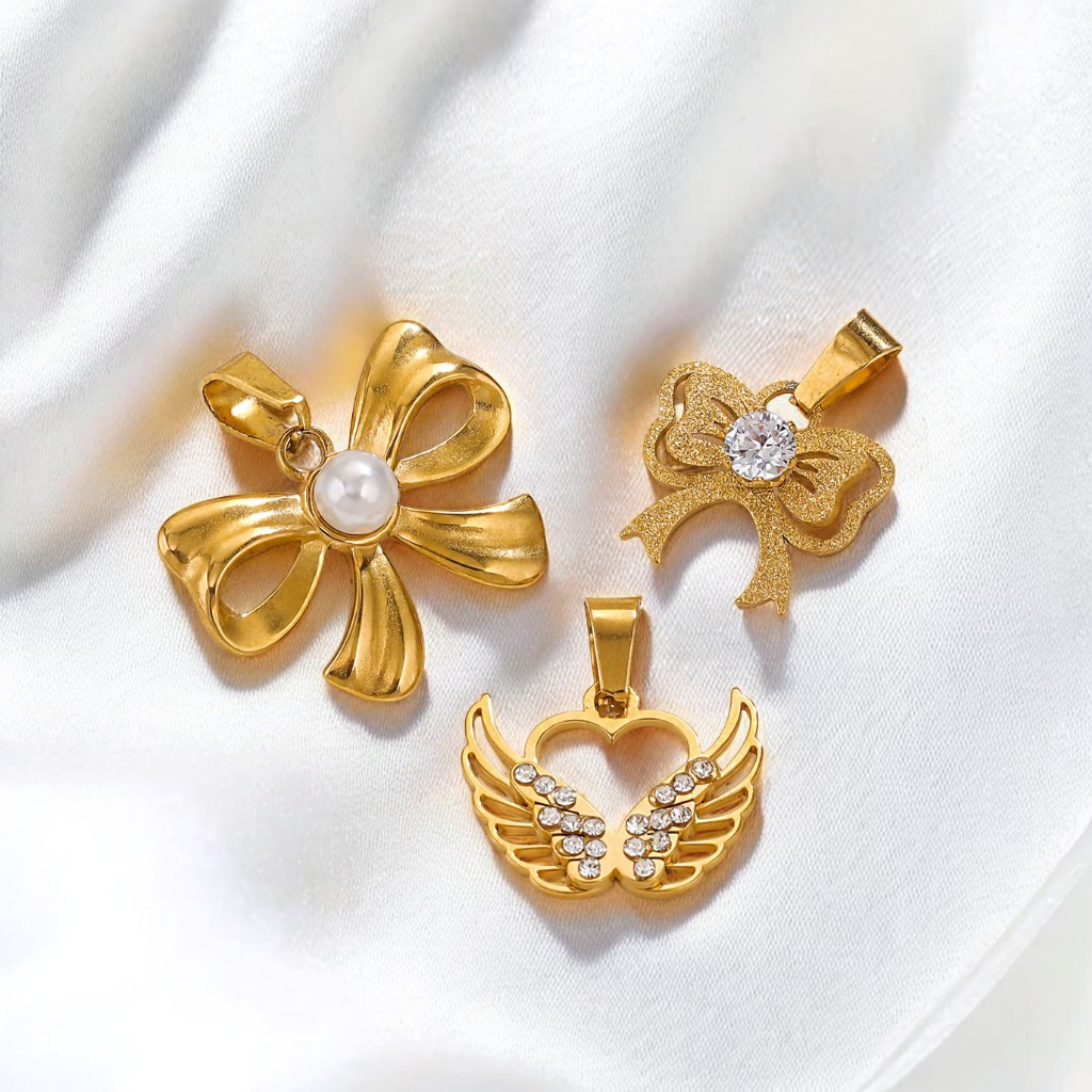 Europa y los Estados Unidos red collar de arco de acero inoxidable 18K oro chapado damas simple DIY es accesorios colgante