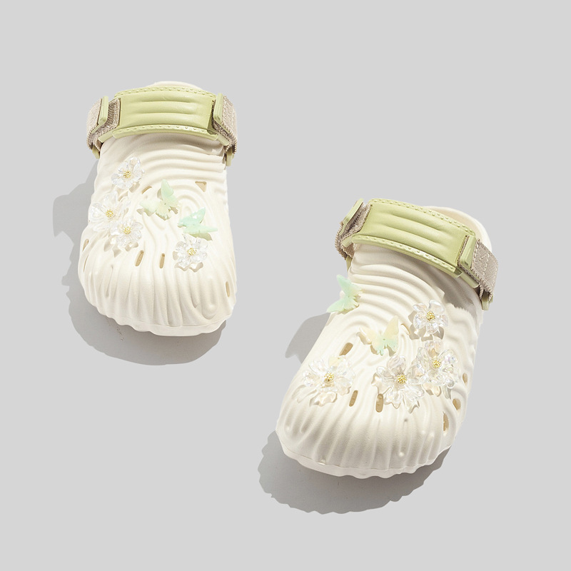 2026 Summer Women's Trendy Perforated Shoes, Popular on Instagram, Thick-Soled, Non-Slip, Soft-Soled, Breathable Sandals, Fashionable Beach Shoes for Women