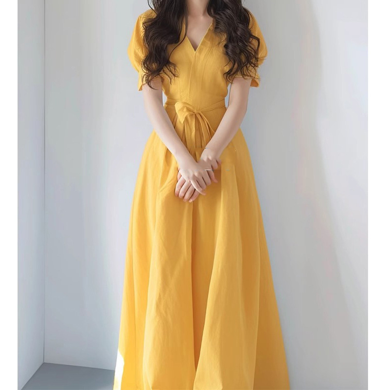 Platycodon French Niche Design Waist Slimming Look Mango Yellow V Neck Dress Women's 2025 Summer Skirt