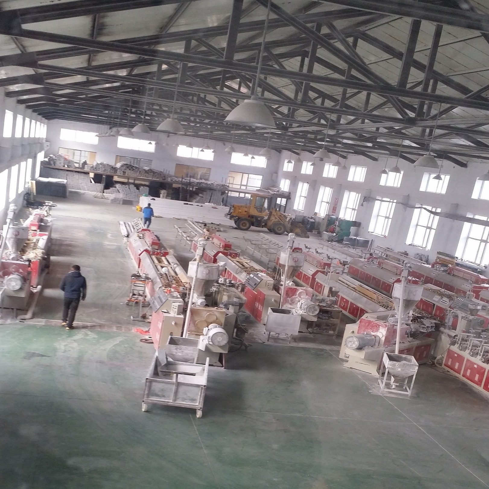 PVC塑钢门窗挤出生产线；塑料型材挤出设备、异型材挤出机厂家