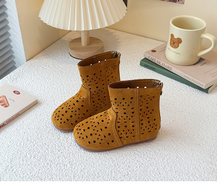 Botas respiráveis vazadas para meninas com sola tratorada_voghion.com