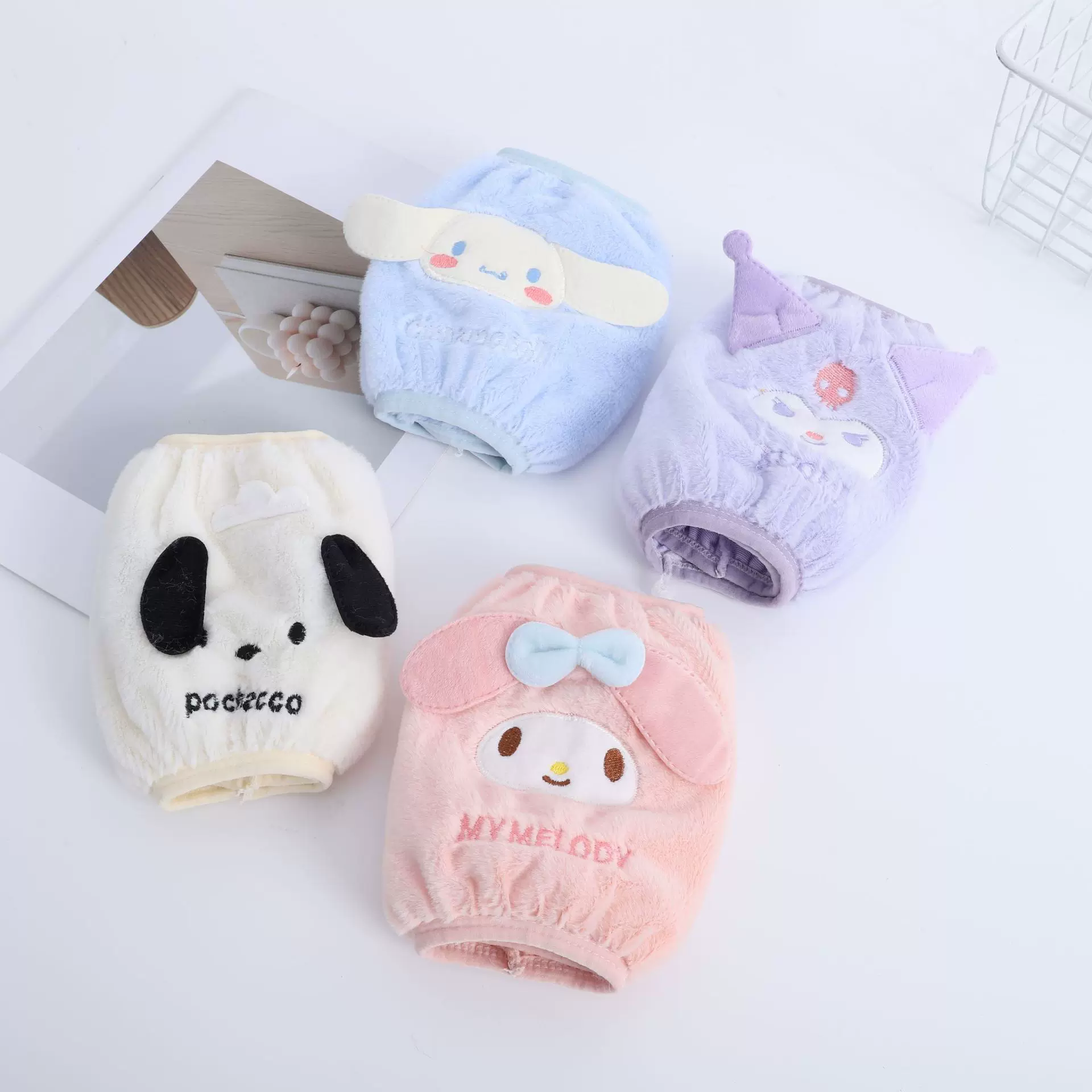 三丽鸥儿童立体绣袖套毛绒防脏男女宝宝学习家用防污耳朵萌脸手袖