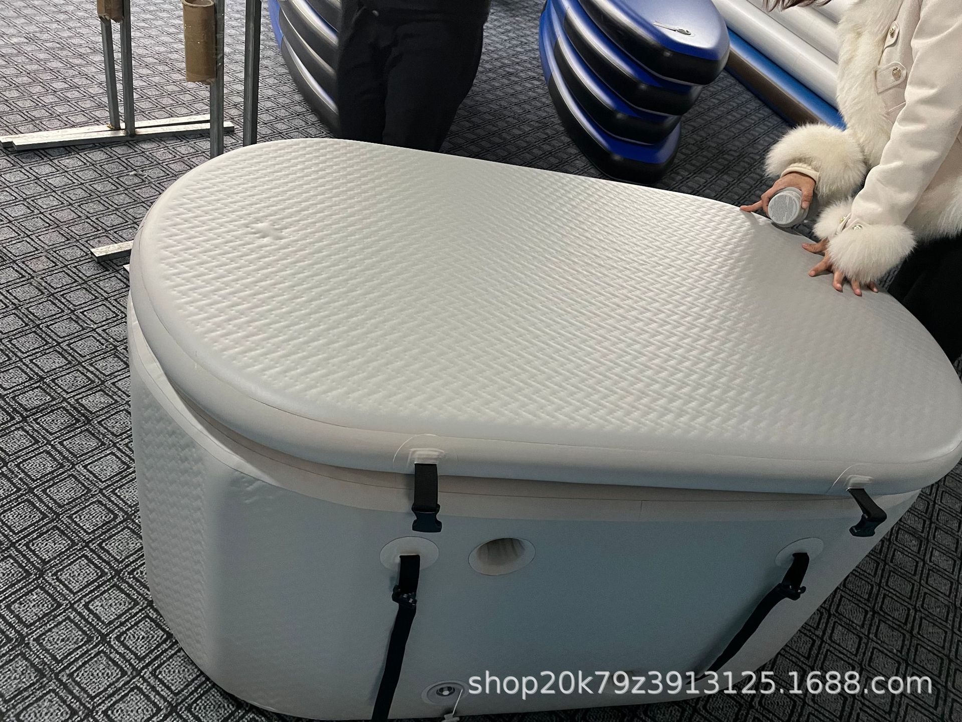 carousel-thumb-3