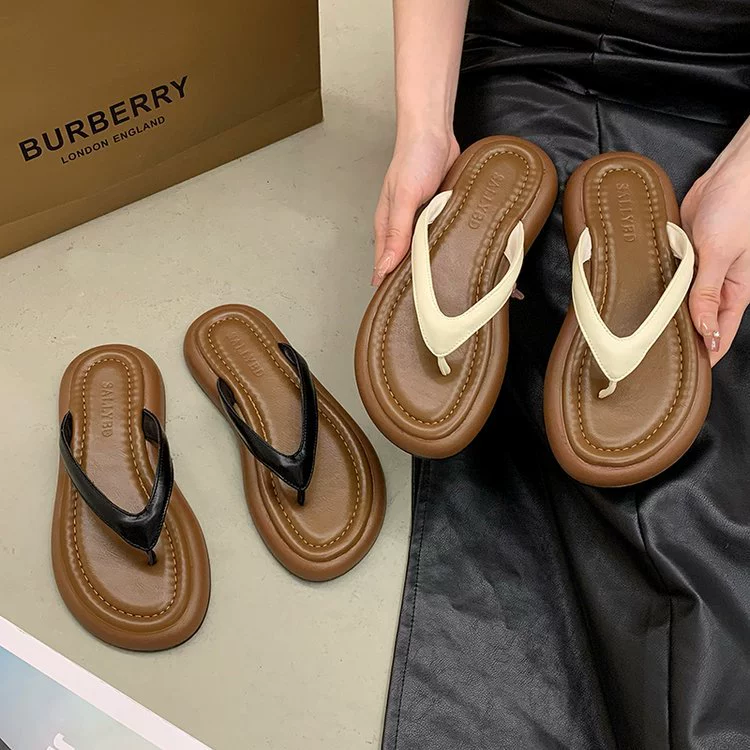 Тапочки женская летняя одежда 2025 новая корейская версия кроссовки на плоской подошве пляжные туфли сандалии женская