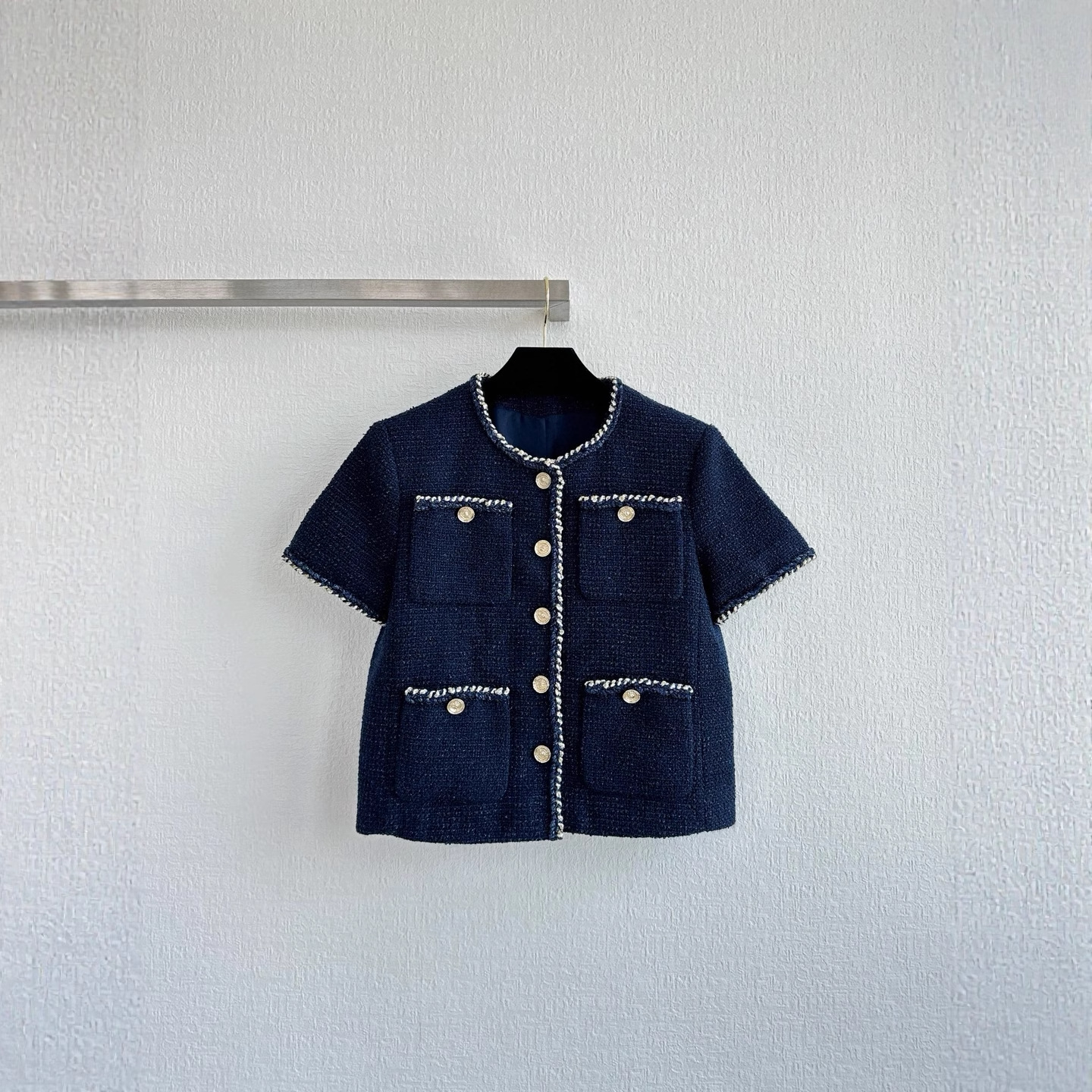 2025 Early Autumn New Style Small Fragrant Round Neck Tweed Woven Short-Sleeved Cardigan Jacket.