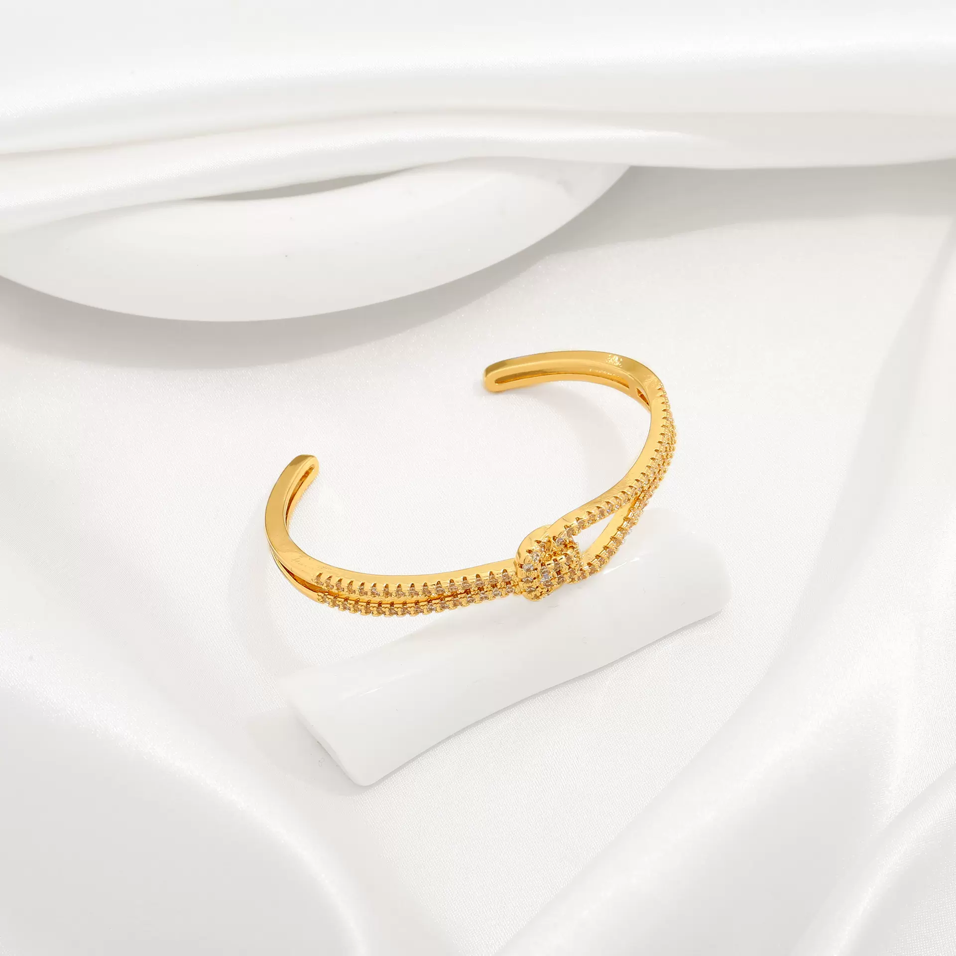 欧美跨境镶钻圆形手镯气质时尚手环轻奢高级感真金电镀镶钻手饰女