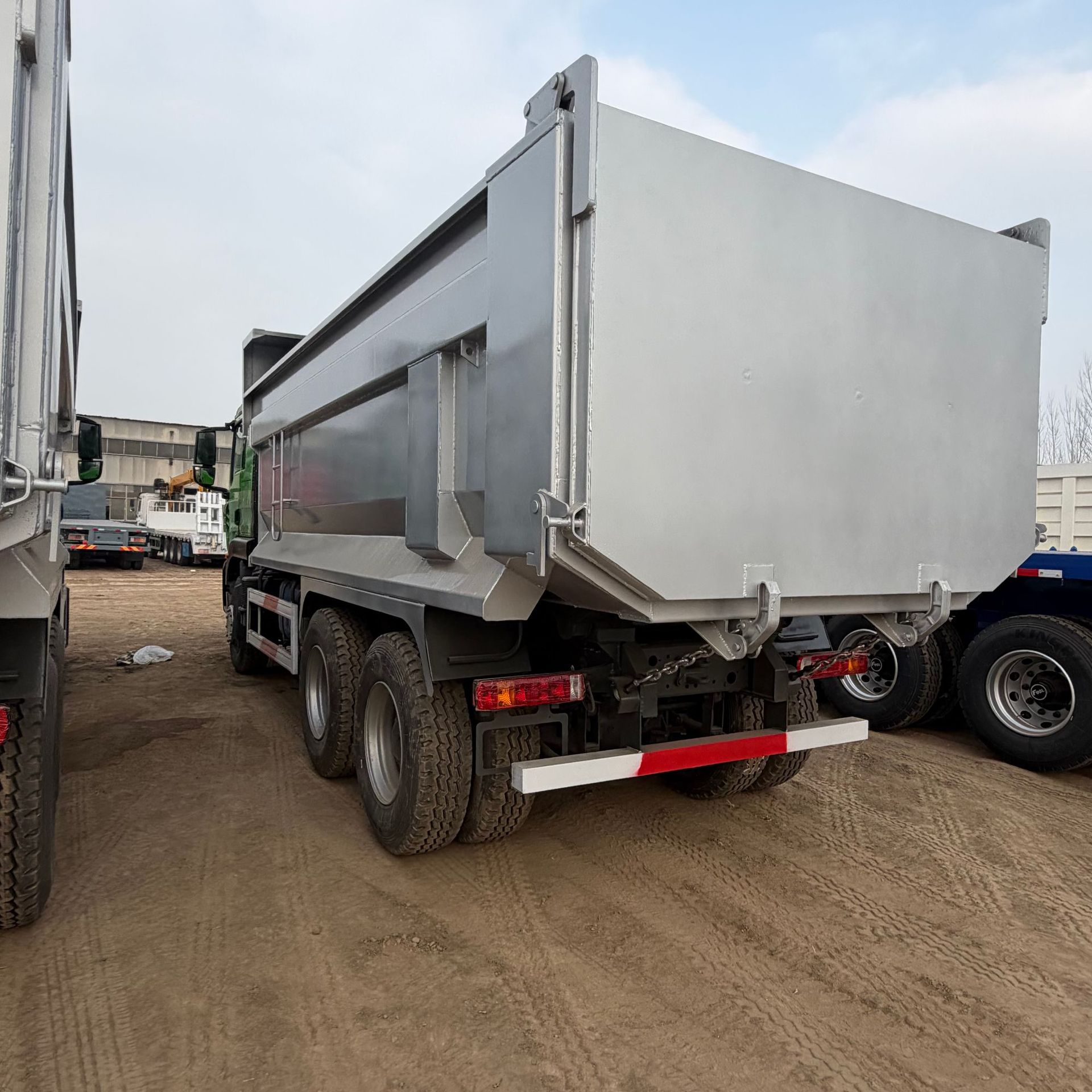 Howo 440 Horsepower Howo Shandeka Tx Rear Eight-Wheel 6X4 Engineering Dump Truck Construction Waste Rear-Dump Dump Truck