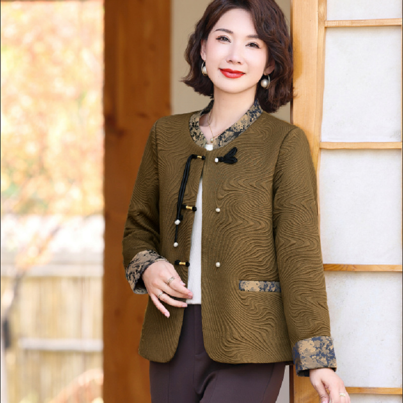 ファッション中年のお母さんの秋の服の小さい香りの風の短いタイプのコートの洋風の中で年配の婦人服の中国風の春と秋の上着|undefined