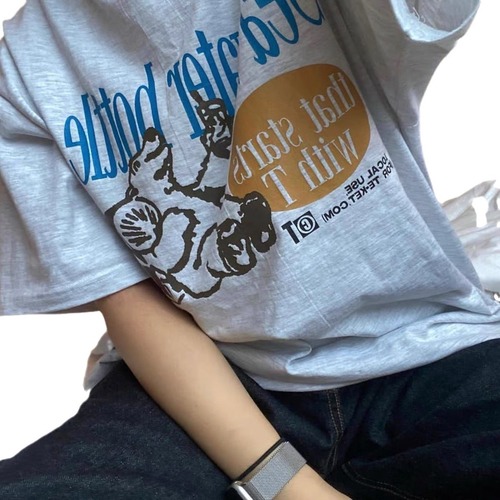 Korean-style oversized T-shirt, minimalist girly aesthetic, American casual vibe, plus-size loose fit, figure-flattering short-sleeve top—Instagram-worthy for summer