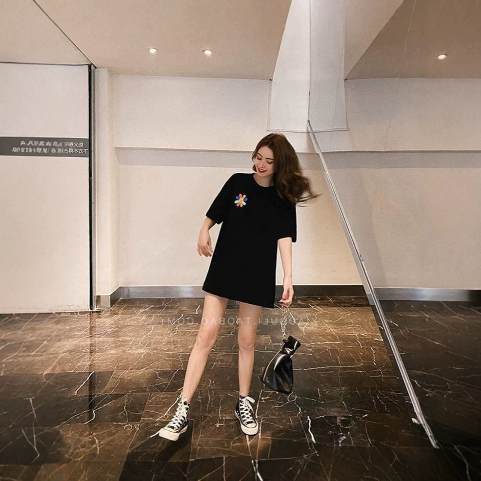 Áo thun nữ cổ tròn cotton in họa tiết hoa mặt trời tay ngắn — đen chi tiết 2
