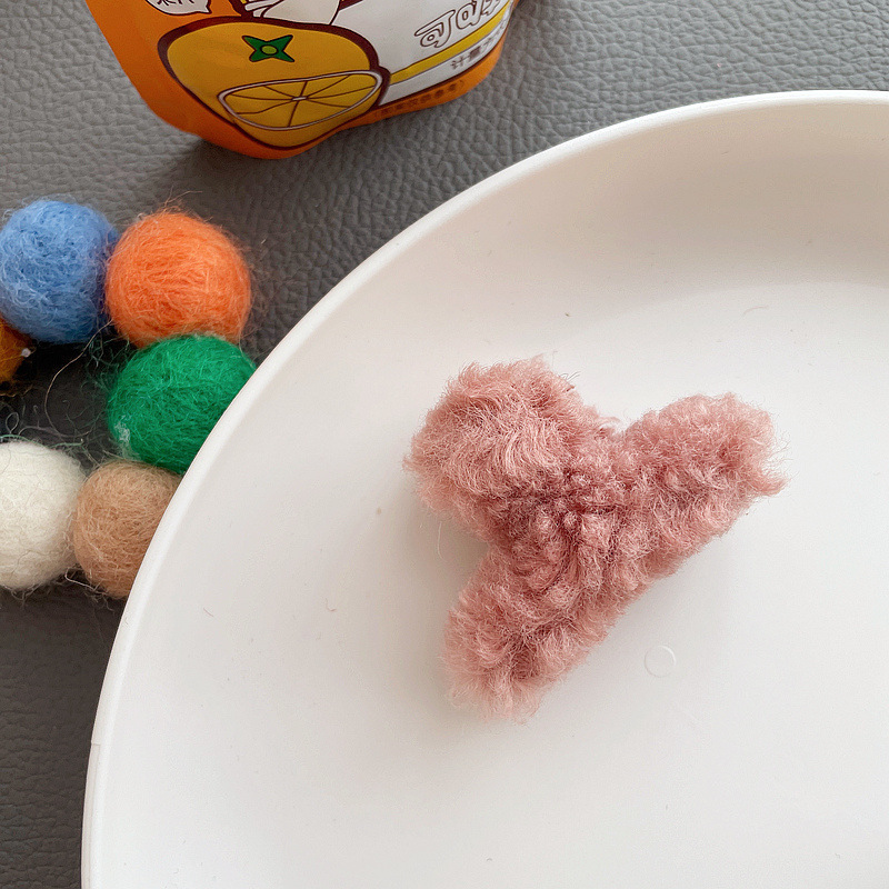 Corea del Sur nuevo Dongdaemun conejo de piel grande clip de pelo de felpa clip de pelo de la espalda de la cabeza horquilla de tiburón clip de horquilla femenina