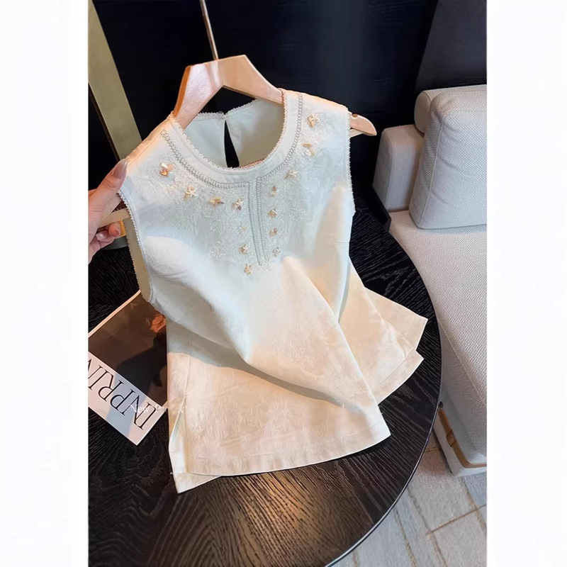 Dark Jacquard Patterned Women's Vest with Heavy Embroidery and Beading, Sleeveless, Elegant Chinese Style Layered Outerwear, Heavy-Duty Vest Dark Jacquard Patterned Women's Vest with Heavy Embroidery and Beading, Sleeveless, Elegant Chinese Style Layered Outerwear, Heavy-Duty Vest