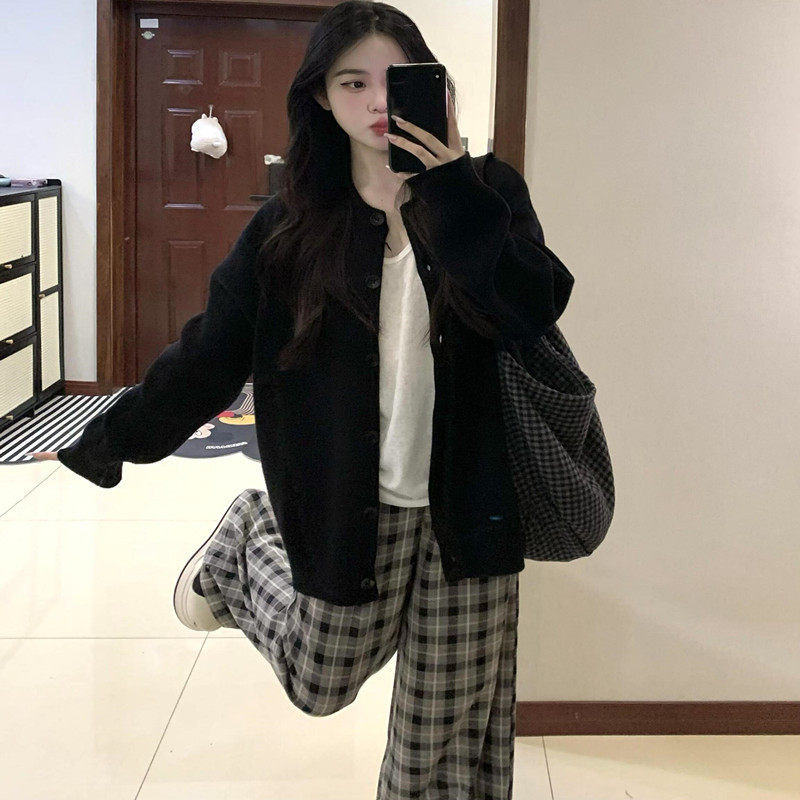 Plus-size black casual sweater for women, new autumn and winter knitted cardigan, high-end chic top for early autumn
