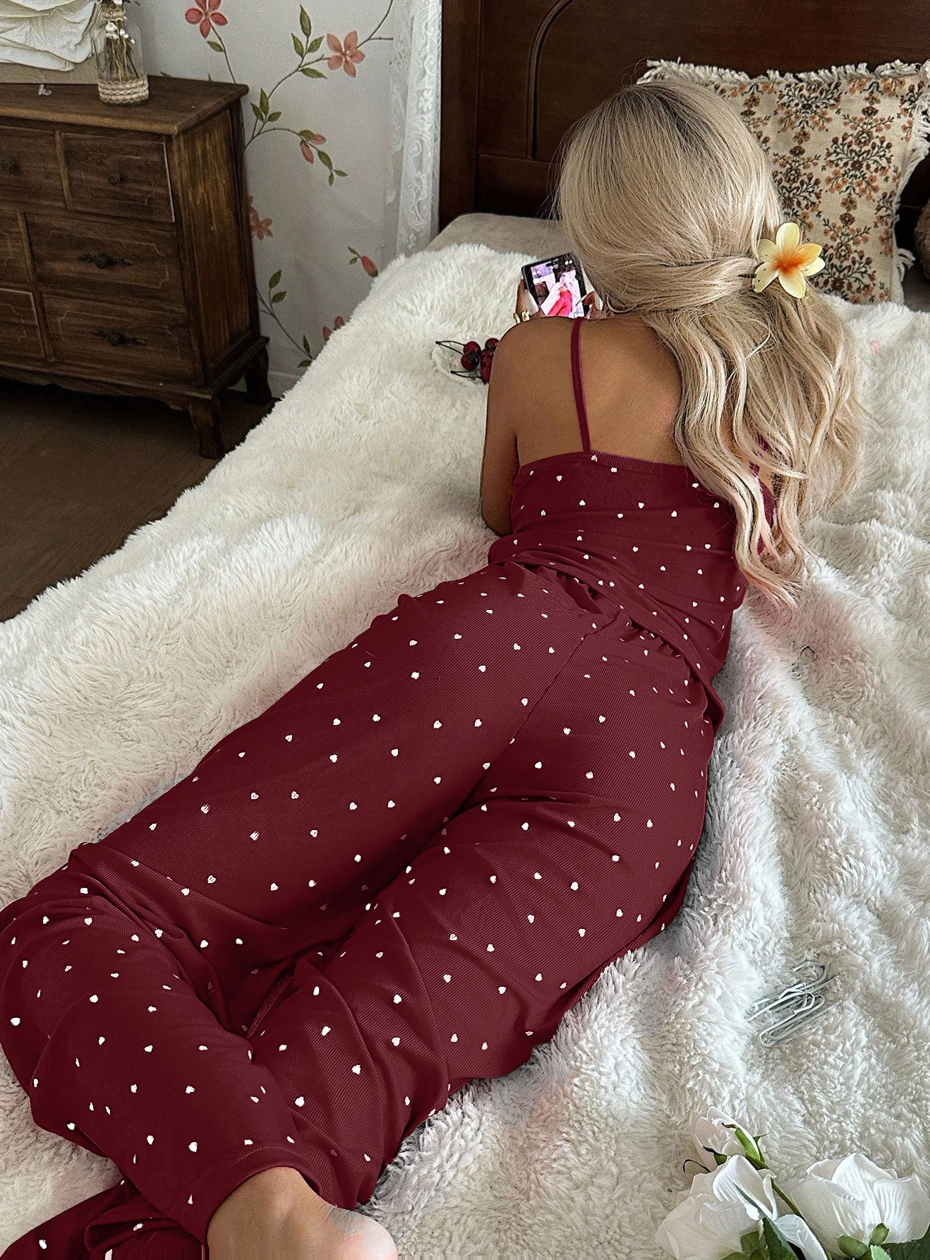 Completo pigiama da donna con canotta e inserti in pizzo a pois_voghion.com