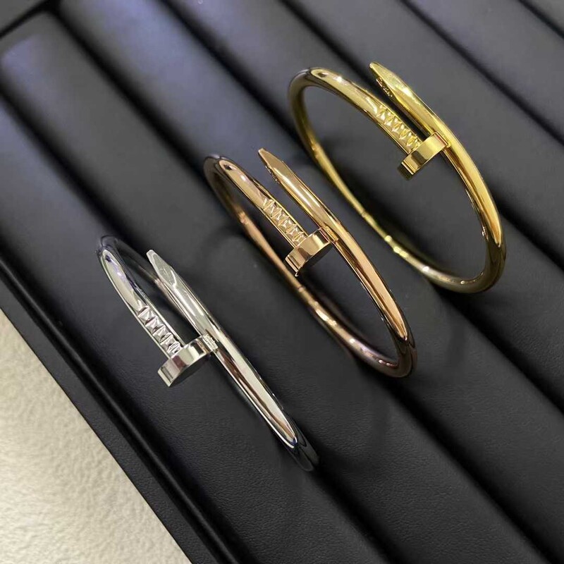 High-end classic studded fashion versatile solid classic bracelet couple's wristband live streaming sales dropshipping High-end classic studded fashion versatile solid classic bracelet couple's wristband live streaming sales dropshipping