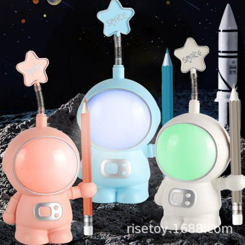 Lámpara de escritorio de astronauta de plástico, recargable USB con sacapuntas y portalápices, para escritorio