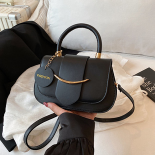 Small design demi-season shoulder bag, one-shoulder bag