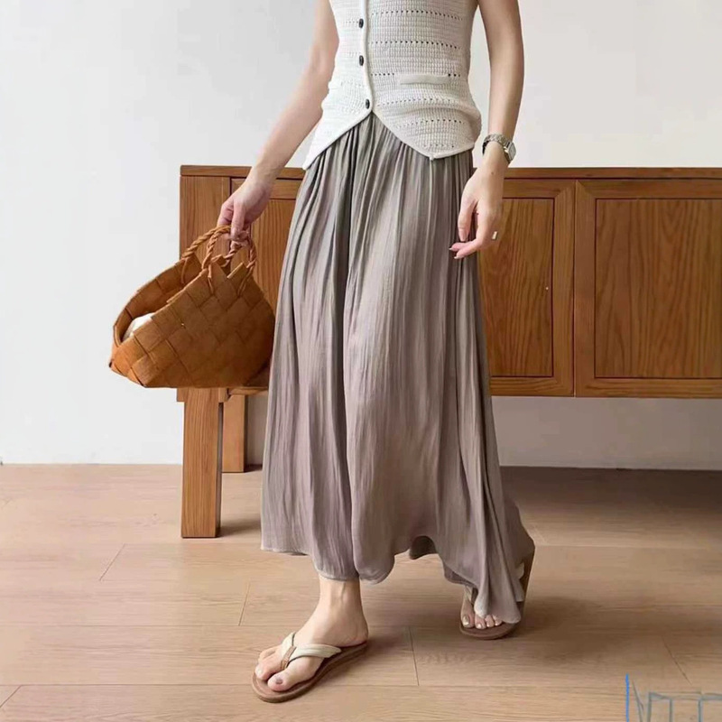 Early autumn thickened island satin large hem skirt, new women's fashion, elegant and relaxed, flowy, slimming, versatile long skirt Early autumn thickened island satin large hem skirt, new women's fashion, elegant and relaxed, flowy, slimming, versatile long skirt