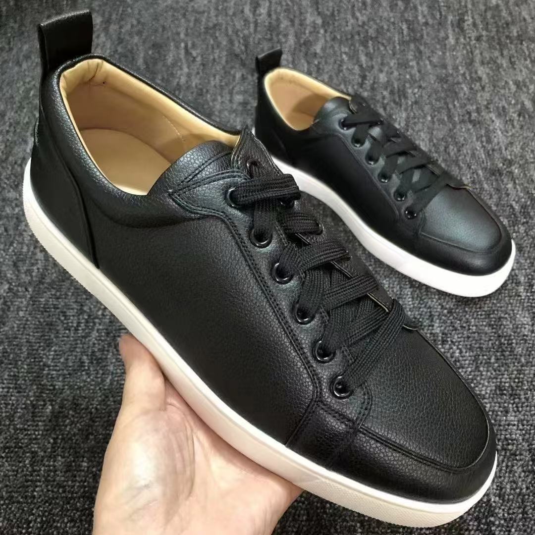 Nuevos zapatos de hombre bordados eléctricos de gamuz negro de correa baja tendencia de zapatos deportivos casuales de suela suave transpirable universal