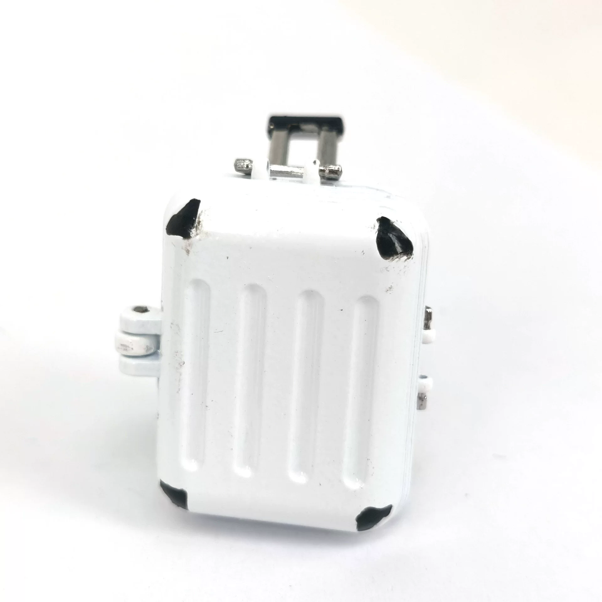 Mini Suitcase Model, Alloy Dollhouse Accessory, Magnetic Lid, 6 Colors, 31×24×15.8 mm