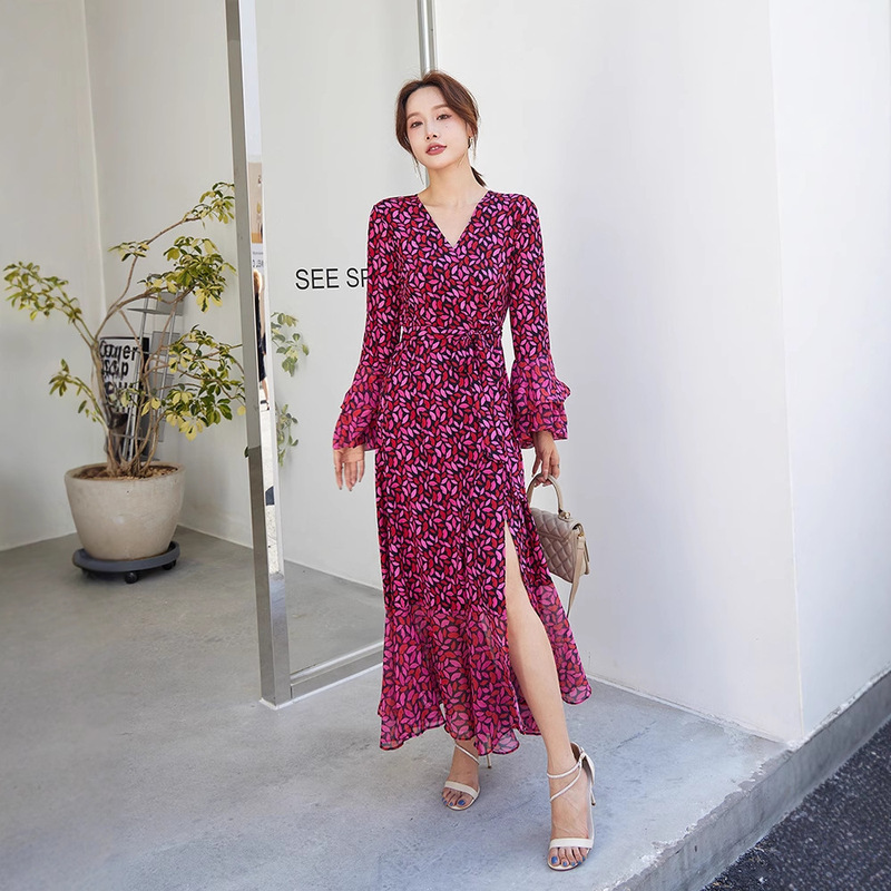 Spring Sexy, Elegant and Fashionable Little Red Lip Wrap Dress Slimming Look Dress One-Piece V Neck Waist Beach Long Dress