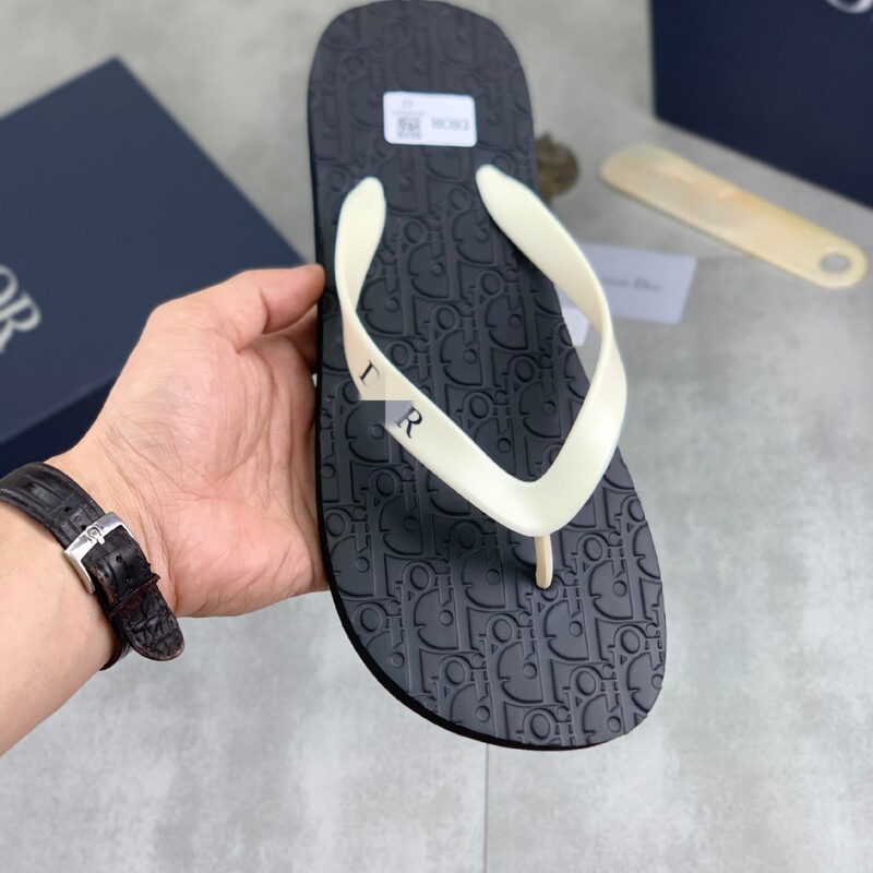 2026 New Hot-Printed Woven Slippers, Sandals, Original Label, Original Box, Suitable for Daily Casual Wear, Beach, Home, and Camping 2026 New Hot-Printed Woven Slippers, Sandals, Original Label, Original Box, Suitable for Daily Casual Wear, Beach, Home, and Camping