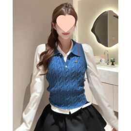气质减龄甜美麻花针织马甲毛衣+米白色衬衫+黑色花苞短裙三件套装
